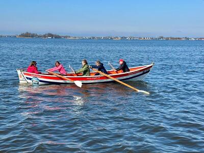 21-maart-in-de-geleende-skiff 21-maart-in-de-geleende-skiff
