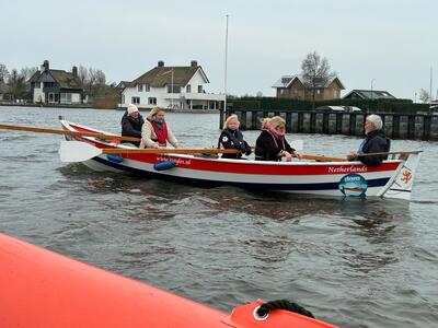 24-maart-oefenen-in-de-geleende-skiff 24-maart-oefenen-in-de-geleende-skiff